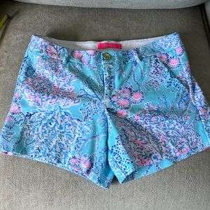 Lilly Pulitzer shorts with beautiful colors sz 4